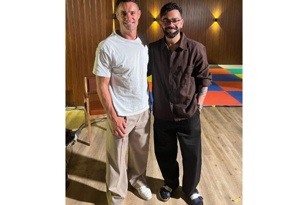 Virat Kohli meets former New Zealand rugby player Dan Carter