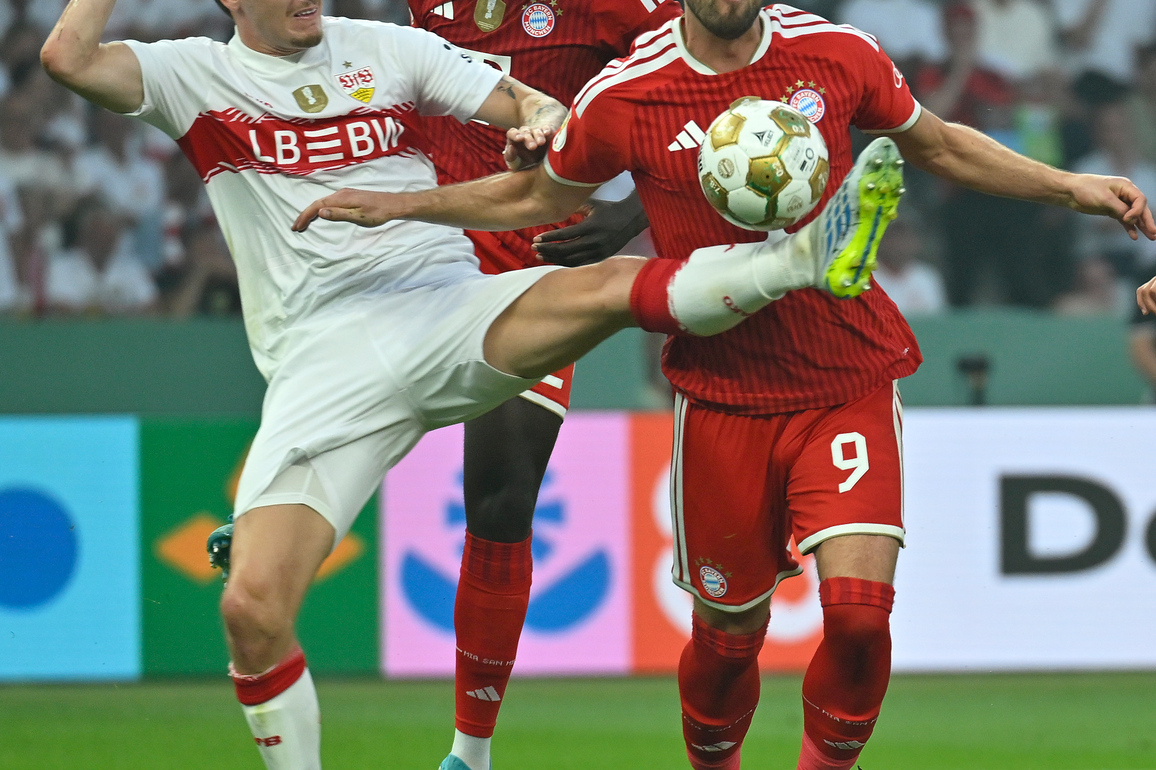 (SP)GERMANY-BERLIN-FOOTBALL-GERMAN CUP-BAYERN MUNICH VS STUTTGART