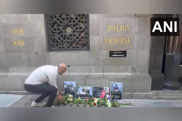 London: Indian diaspora pays tribute to deceased in Ahmedabad plane crash