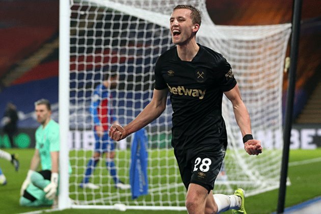 West Ham into top four, Newcastle beaten again by Leeds