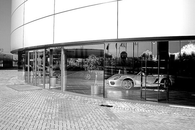 Porsche Q1 sales slide as China demand falters, US slows