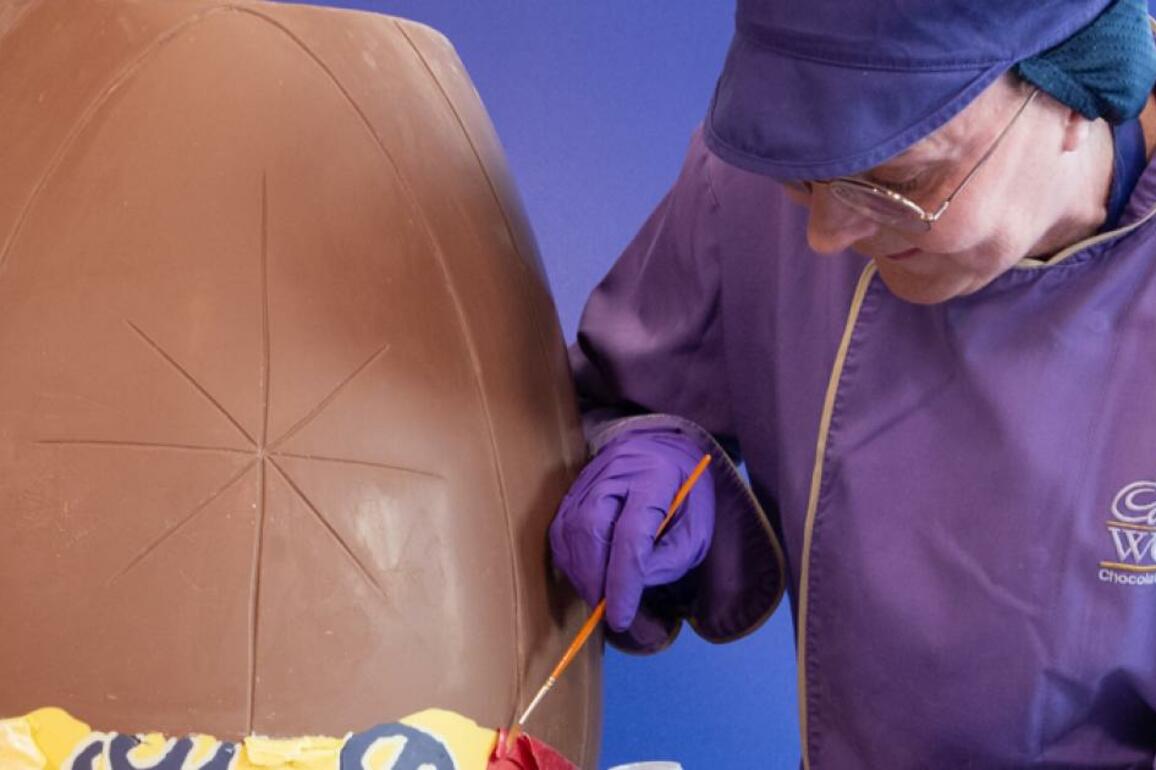 Cadbury World chocolatiers make worlds largest Creme Egg