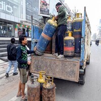 No LPG shortage in Gurugram, says DC; 24x7 control room launched