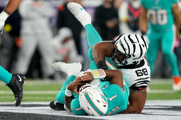 Report: Dolphins QB Tua Tagovailoa set for MRI after hard hit