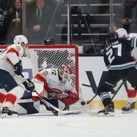 Panthers' final-minute goal extends Mammoth's skid