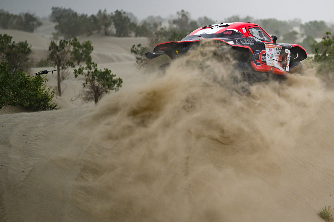 (SP)CHINA-XINJIANG-KASHGAR-TAKLIMAKAN RALLY-STAGE 9 (CN)