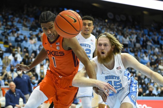 North Carolina snaps 2-game skid, holds off Virginia Tech