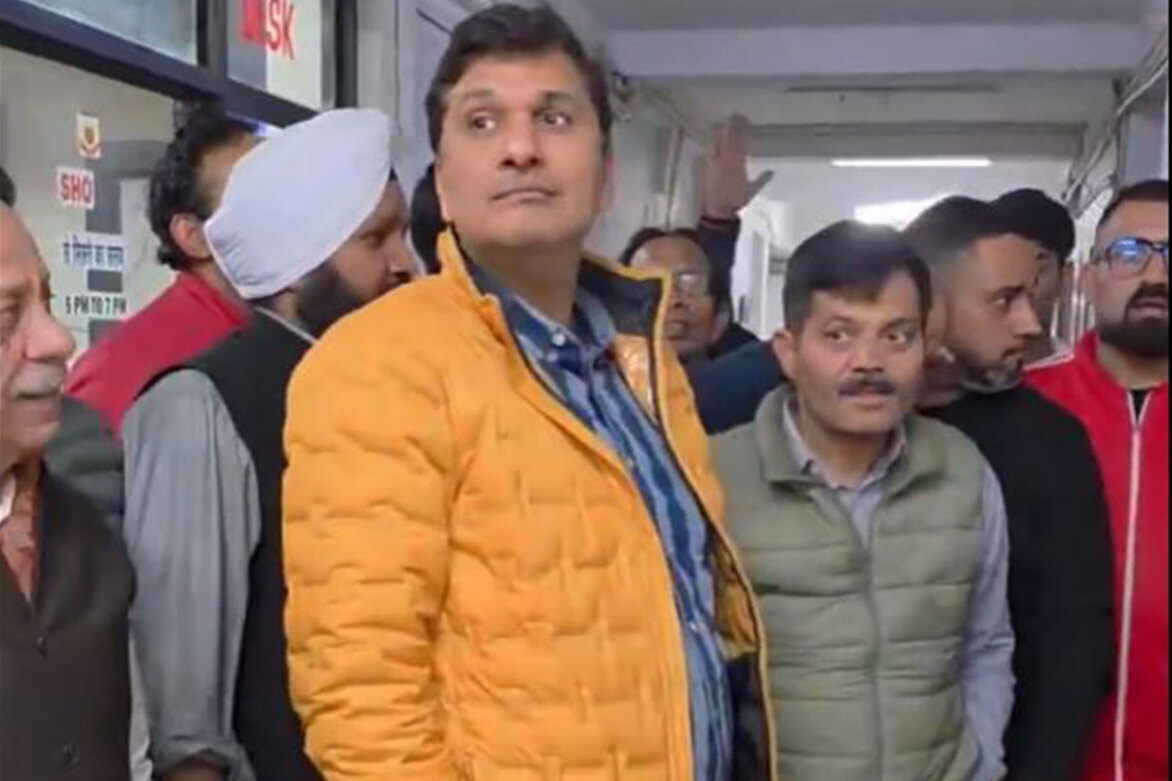 Police brought us to the farthest PS, not the main contractor: Saurabh Bhardwaj