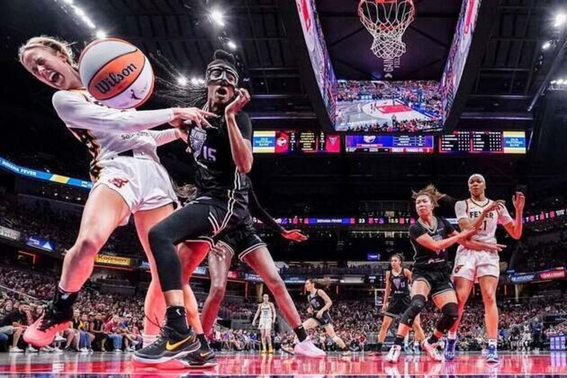 Sophie Cunningham returns to Fever for second season