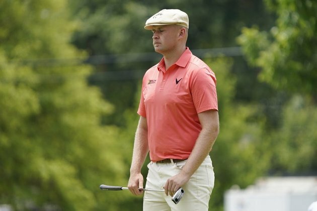 Harry Hall (62) leads at Colonial; Michael Block shoots 81