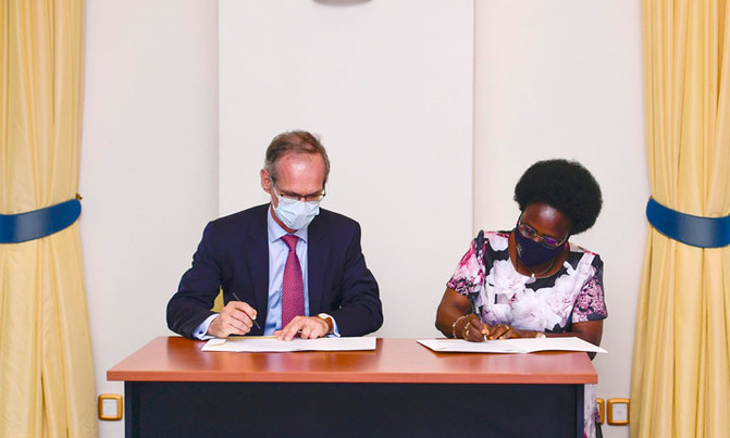 Uganda, Total strike deal on UNOC's role in pipeline