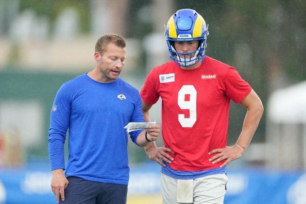 Rams QB Matthew Stafford not throwing due to elbow