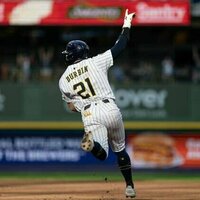 Brewers finding ways to win, while Nationals' struggles continue