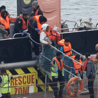 UK could seize asylum seekers' valuables - minister