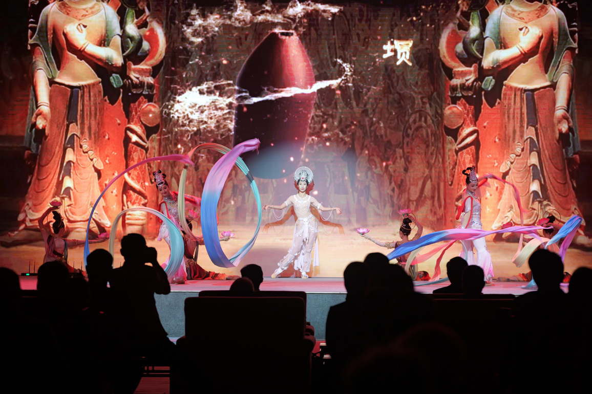 (Int'l Exchange) CHINA-GANSU-DUNHUANG-SINOLOGISTS CONFERENCE (CN)