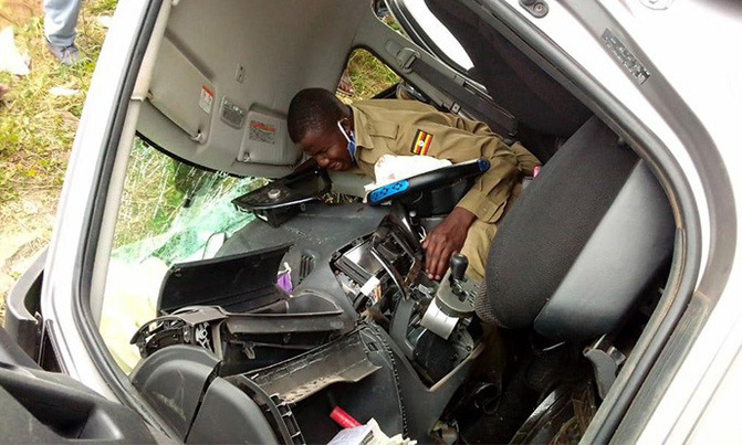 COVID-19: Police officer crashes suspect's car COVID-19: Police officer crashes suspect's car
