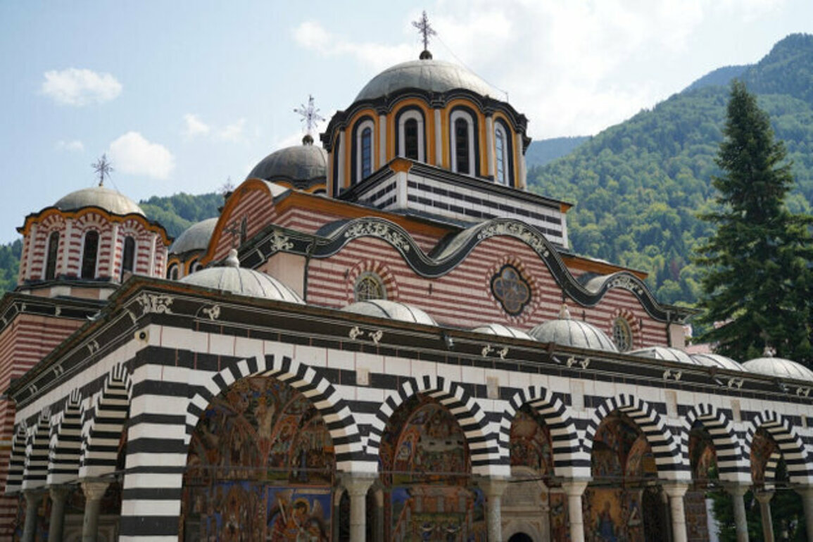 Greeks Flock to Bulgaria for Weekend Trips and Holiday Getaways