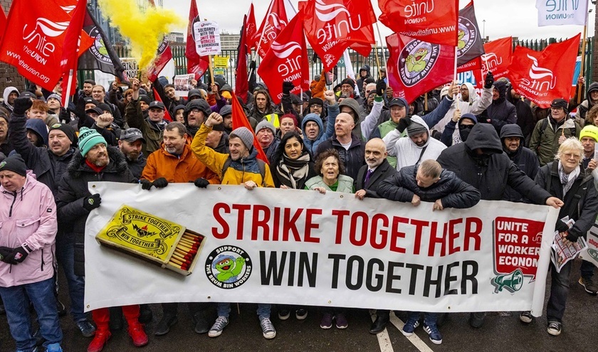 Agency workers join bin strikes in Birmingham © Mark Thomas