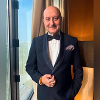 "Not money, but a few friends": Anupam Kher gives a shoutout to "purane dost" on Friendship Day