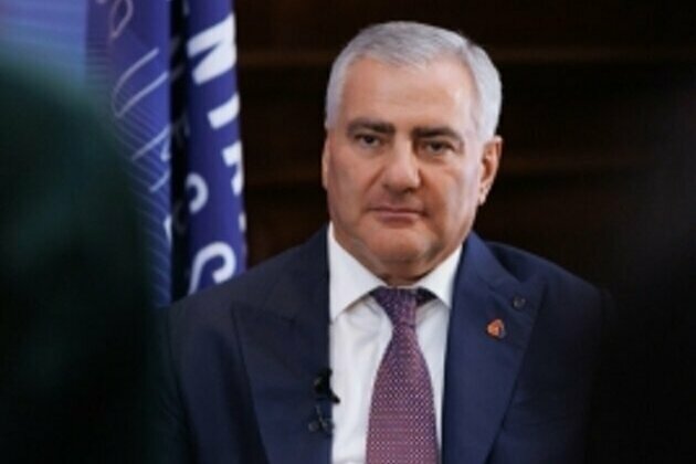Karapetyan leaves villa with law enforcement