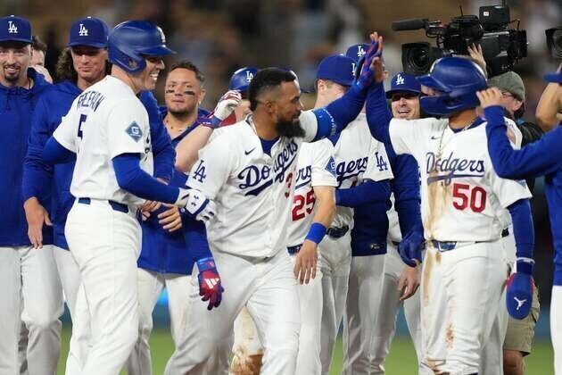 MLB roundup: Dodgers sink Cards on Teoscar Hernandez's walk-off double