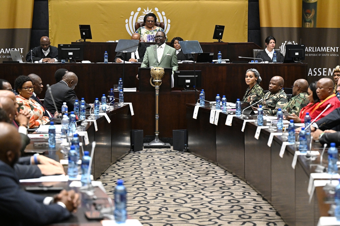SOUTH AFRICA-CAPE TOWN-PARLIAMENT-FINANCE MINISTER-MEDIUM TERM BUDGET POLICY STATEMENT