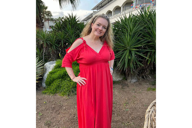 'It Ends With Us' author Colleen Hoover shares health update amid cancer diagnosis
