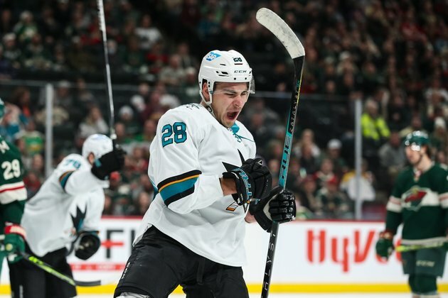 Sharks looks to continue winning ways on road vs. Devils