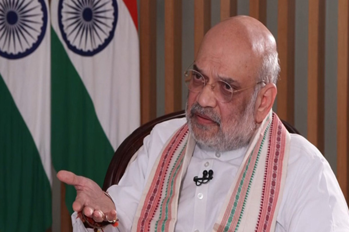 "Why did he tear Manmohan Singh's ordinance," Amit Shah questions Rahul Gandhi's 'moral stand' on Constitution Amendment Bill