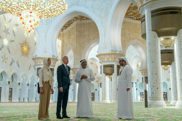 US Energy Secretary visits Sheikh Zayed Grand Mosque in Abu Dhabi