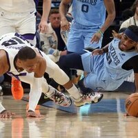 Kings snap franchise-worst losing streak, beat Grizzlies late