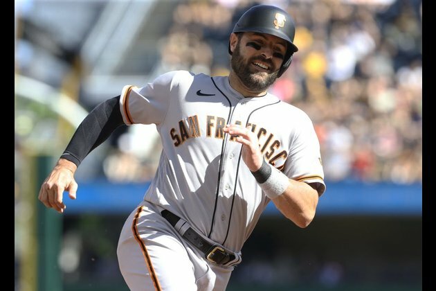 Mariners land C Curt Casali from Giants