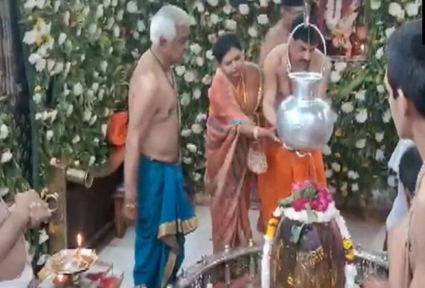 MP CM Mohan Yadav offers prayers at Mahakaleshwar temple in Ujjain on Mahashivratri