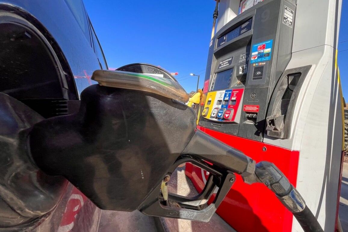 Premier's warning to gas companies is 'shallow'- Petroleum expert