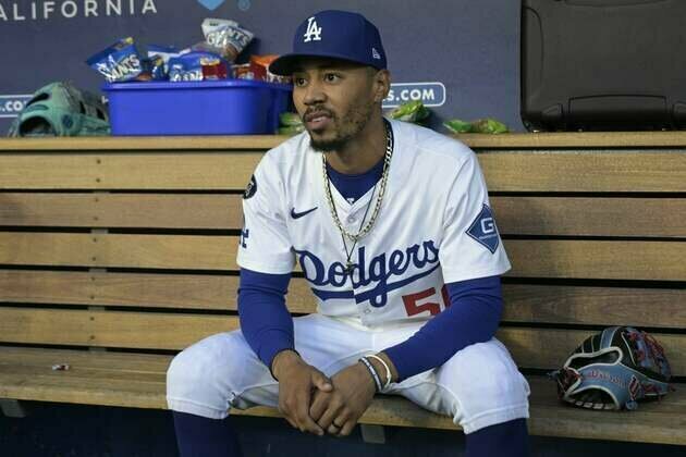 Dodgers' Mookie Betts out of lineup vs. Sox, could return Saturday