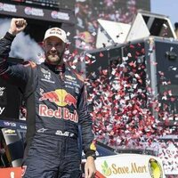 Shane van Gisbergen lands multi-year extension with Trackhouse Racing