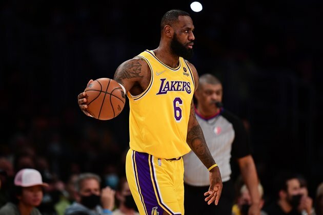 Lakers look for spark vs. Magic in opener of road trip