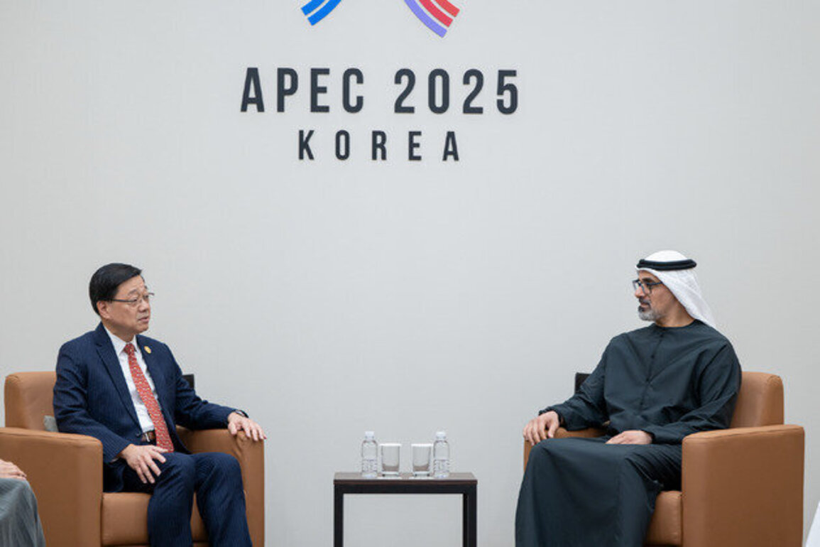 Crown Prince of Abu Dhabi meets Chief Executive of Hong Kong