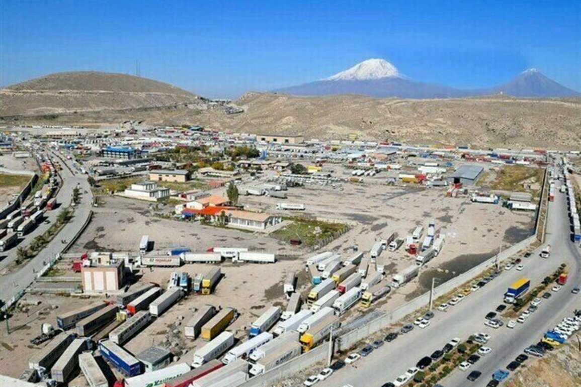 Iran, Turkey to Establish New Border Crossing