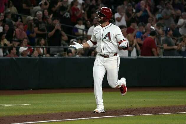Eugenio Suarez goes deep twice again as D-backs sweep Cardinals