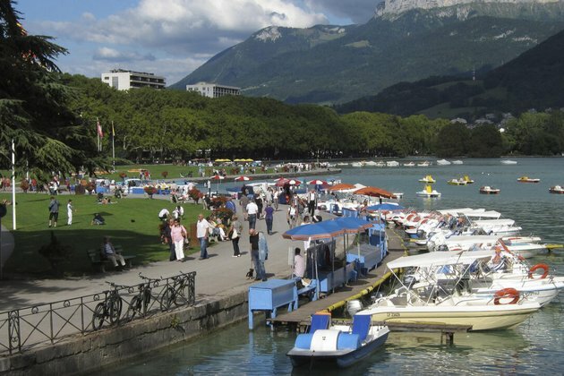 Several children injured in mass stabbing in French Alps