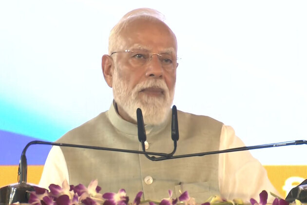 PM Modi inaugurates, lays foundation for Rs 18,680-crore projects in Kolkata