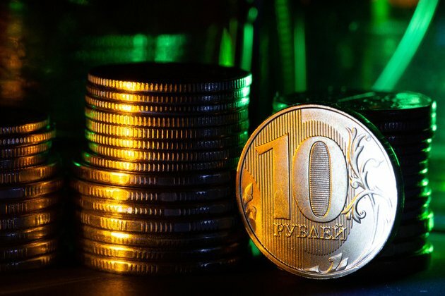 Ruble rises against euro and dollar