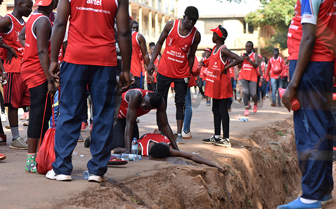 ome of the runners got exhausted and required some help