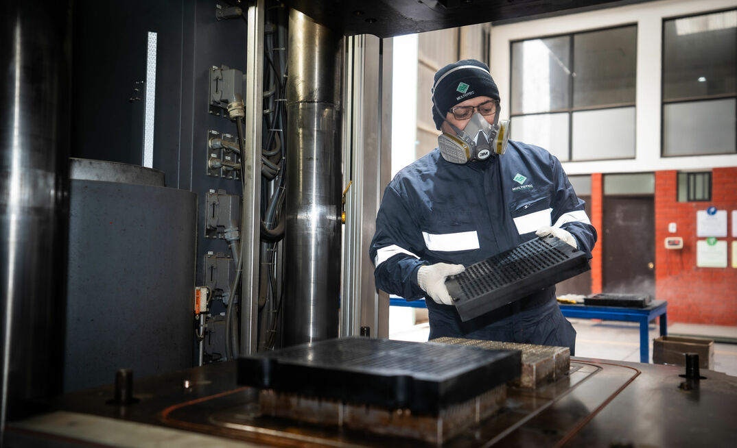 The collaboration between Multotec Chile and Hewitt Robins includes vibrating screens, vibrating feeders, and advanced modular screen panels for both dry and wet applications