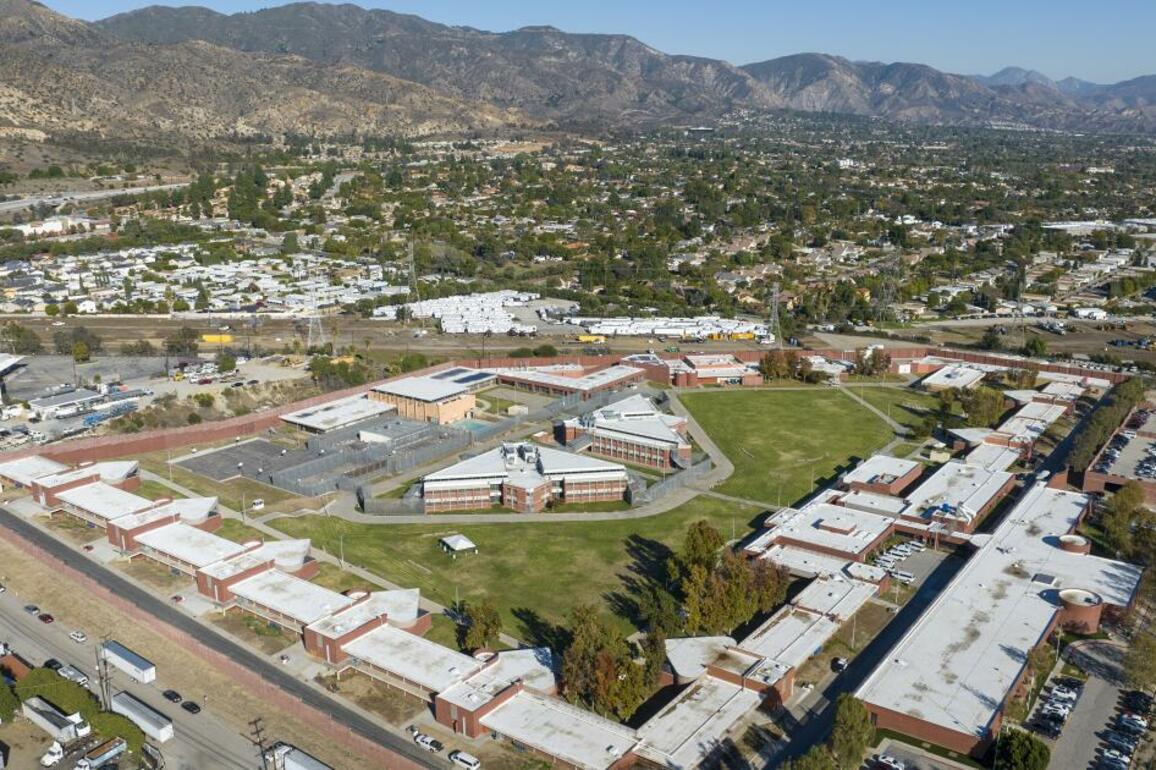 L.A. probation officer charged with supplying drugs to juvenile hall