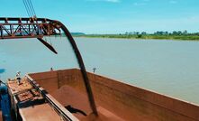 Embarque de minério de ferro da LHG