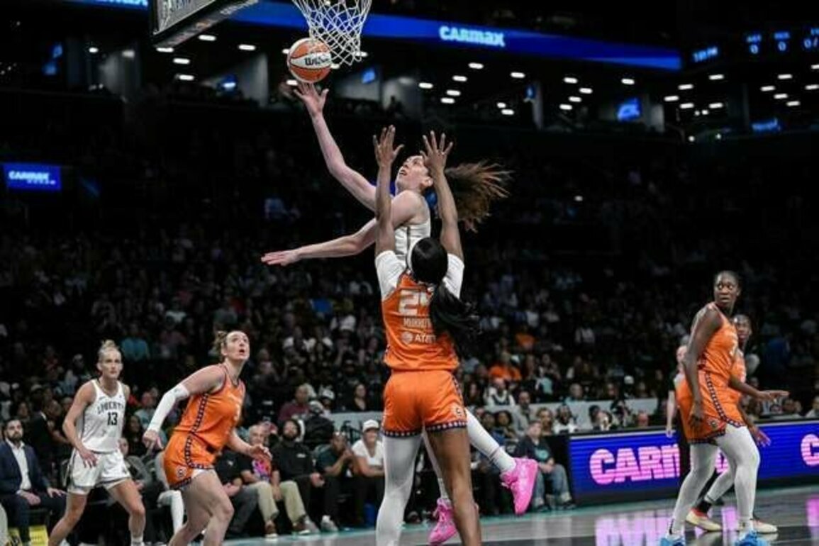 Breanna Stewart returns, leads Liberty to narrow win over Sun