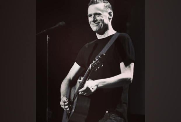 Bryan Adams postpones his concert, here is why