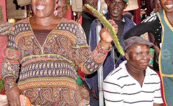 Ssenga Hamidah Namatovu ng’alaga ekigaji. Obadde omanyi nti kiyamba ku bannabukalu? Okuyiga ebirala tosubwa omusomo guno ku Freedom City. Ssenga Hamidah Namatovu ng’alaga ekigaji. Obadde omanyi nti kiyamba ku bannabukalu? Okuyiga ebirala tosubwa omusomo guno ku Freedom City.